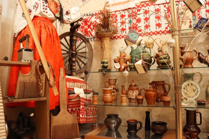Народные костюмы